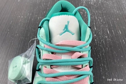 7049 Jordan Low SportInspired 123 1 DC0774- 1028